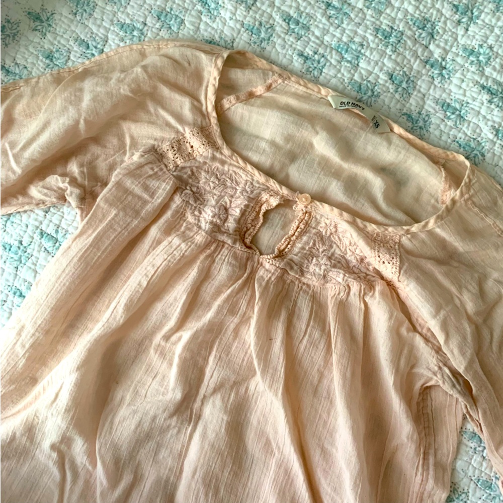 💜3/$9 Embroidered Peachy Pink Cottagecore Top